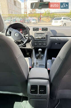 Хэтчбек Volkswagen Golf 2008 в 