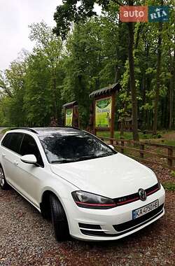 Універсал Volkswagen Golf 2015 в Житомирі