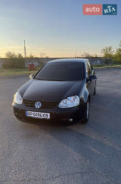 Хэтчбек Volkswagen Golf 2005 в Запорожье