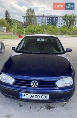 Хетчбек Volkswagen Golf 2001 в 
