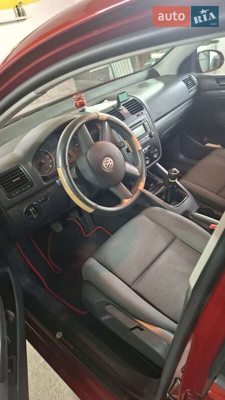 Хэтчбек Volkswagen Golf 2003 в Могилев-Подольске фото 10 Хэтчбек Volkswagen Golf 2003 в Могилев-Подольске