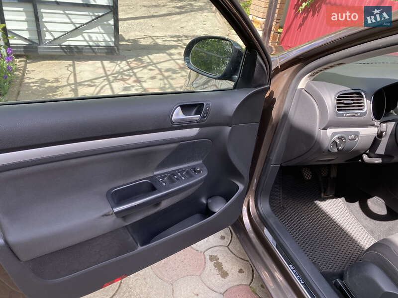 Универсал Volkswagen Golf 2013 в Немирове