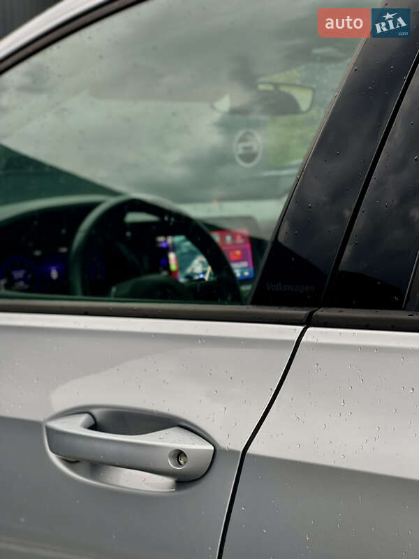 Універсал Volkswagen Golf 2021 в Львові