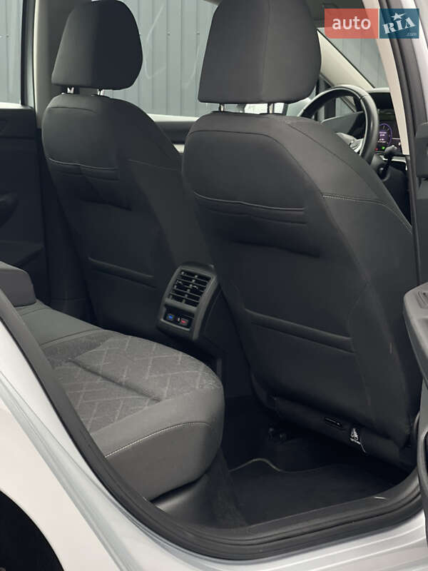 Універсал Volkswagen Golf 2021 в Львові