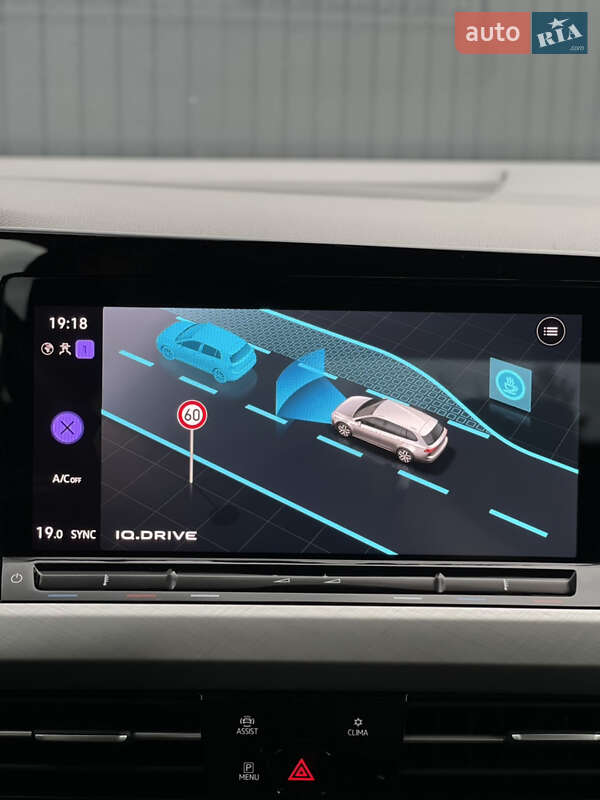 Універсал Volkswagen Golf 2021 в Львові