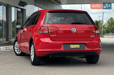 Хетчбек Volkswagen Golf 2016 в 