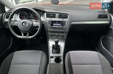 Хетчбек Volkswagen Golf 2016 в 