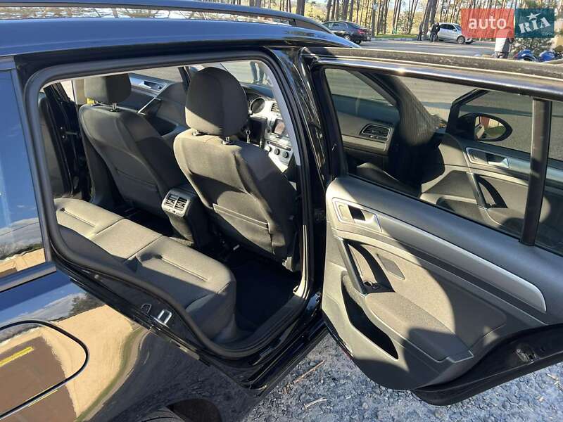 Универсал Volkswagen Golf 2014 в 