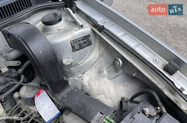 Хэтчбек Volkswagen Golf 2000 в 