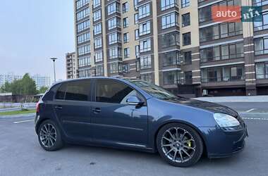 Хетчбек Volkswagen Golf 2004 в Чернігові