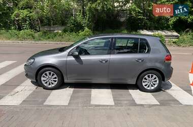 Хетчбек Volkswagen Golf 2009 в 