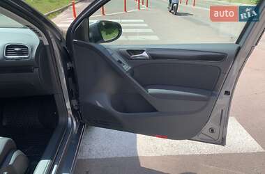 Хетчбек Volkswagen Golf 2009 в 