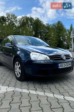Хетчбек Volkswagen Golf 2004 в Вінниці