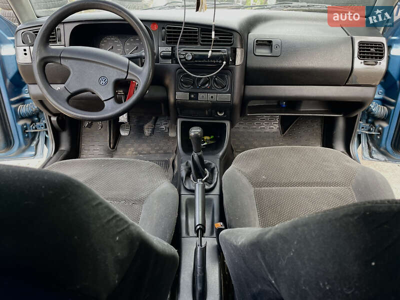 Хэтчбек Volkswagen Golf 1994 в Вышгороде