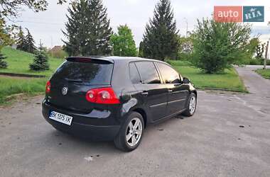 Хетчбек Volkswagen Golf 2004 в 