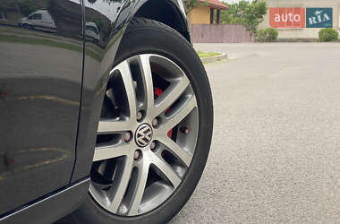 Хэтчбек Volkswagen Golf 2009 в 