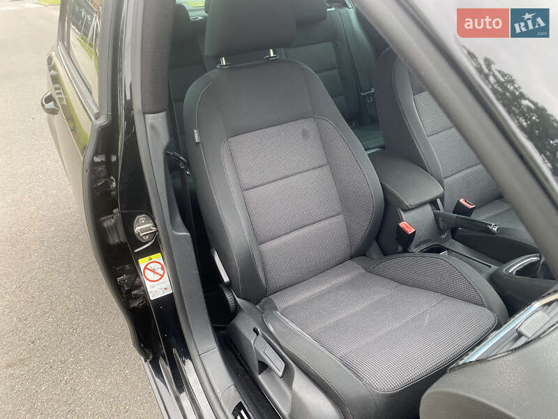 Хетчбек Volkswagen Golf 2009 в Мукачевому