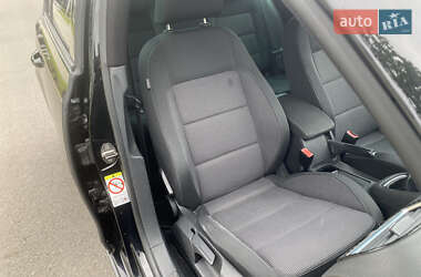 Хэтчбек Volkswagen Golf 2009 в 