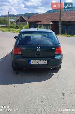 Хэтчбек Volkswagen Golf 1999 в 