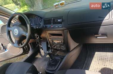 Хетчбек Volkswagen Golf 1998 в 