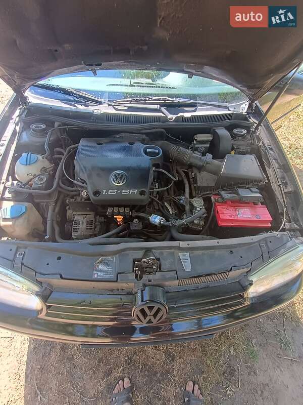 Хетчбек Volkswagen Golf 1998 в Ізюмі