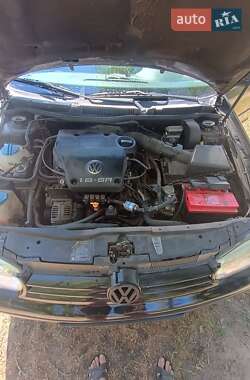 Хетчбек Volkswagen Golf 1998 в 