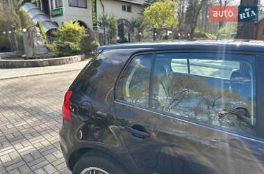 Хетчбек Volkswagen Golf 2004 в 