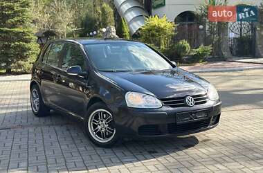 Хетчбек Volkswagen Golf 2004 в 