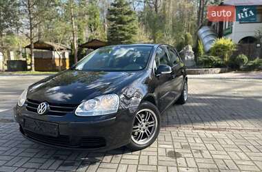 Хетчбек Volkswagen Golf 2004 в 