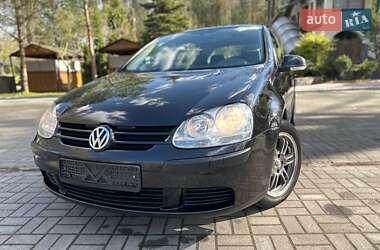 Хетчбек Volkswagen Golf 2004 в 