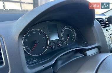 Хетчбек Volkswagen Golf 2004 в 