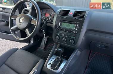 Хетчбек Volkswagen Golf 2004 в 