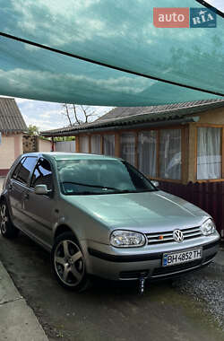 Хэтчбек Volkswagen Golf 2002 в Ананьеве