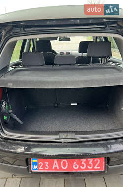 Хетчбек Volkswagen Golf 2004 в 