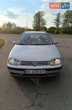 Універсал Volkswagen Golf 2000 в 