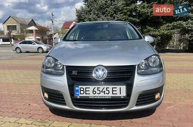 Хэтчбек Volkswagen Golf 2008 в 