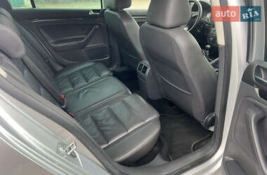 Хэтчбек Volkswagen Golf 2008 в 