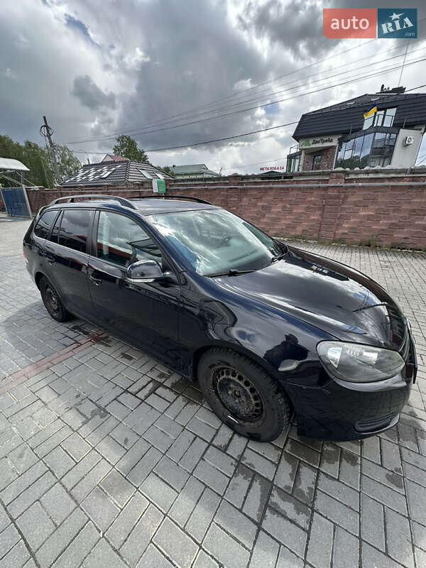 Універсал Volkswagen Golf 2009 в Рівному