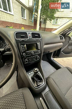 Універсал Volkswagen Golf 2009 в 