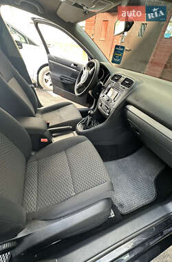 Універсал Volkswagen Golf 2009 в 