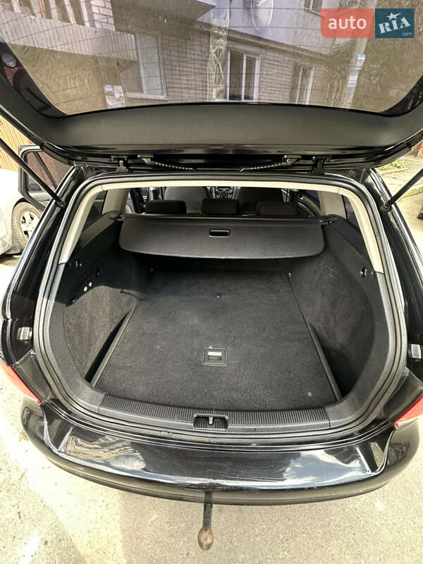 Універсал Volkswagen Golf 2009 в Рівному