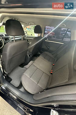 Універсал Volkswagen Golf 2009 в 