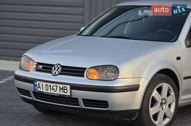 Хетчбек Volkswagen Golf 2000 в 