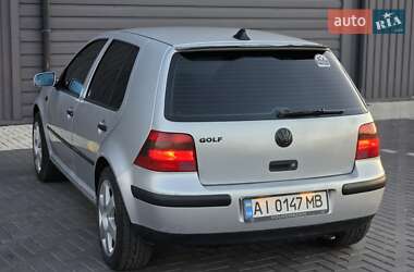 Хетчбек Volkswagen Golf 2000 в 
