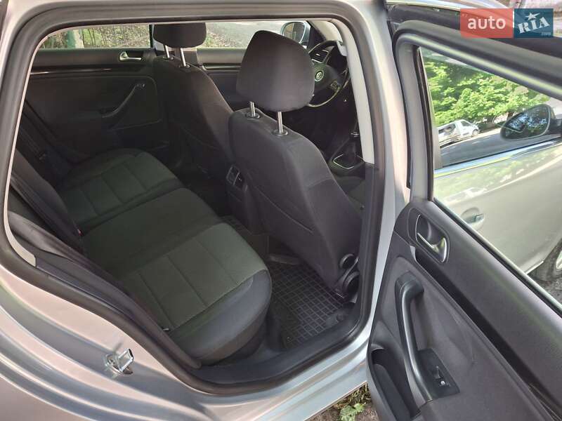 Універсал Volkswagen Golf 2010 в Кам'янець-Подільському