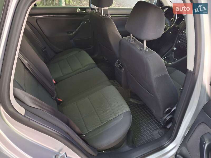 Універсал Volkswagen Golf 2010 в Кам'янець-Подільському