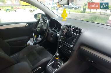 Хэтчбек Volkswagen Golf 2009 в Ужгороде