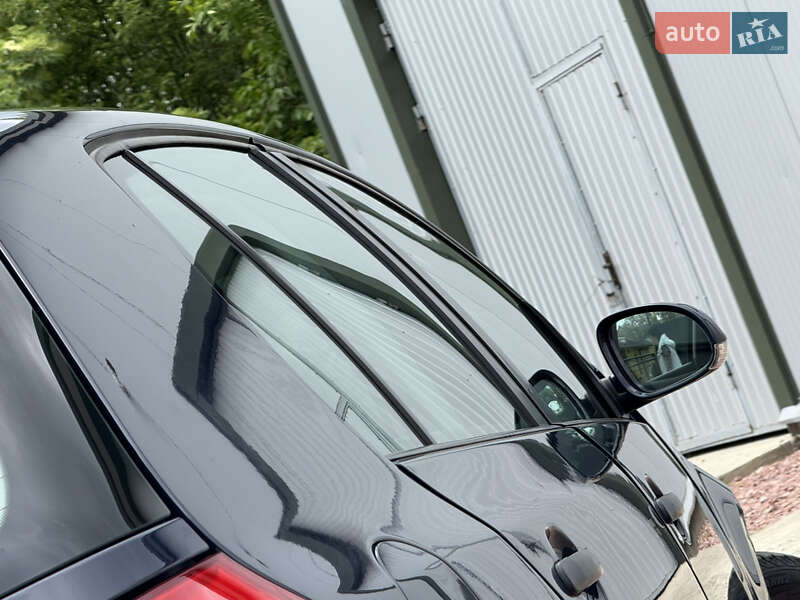 Хетчбек Volkswagen Golf 2004 в Дрогобичі