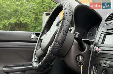 Хетчбек Volkswagen Golf 2004 в 