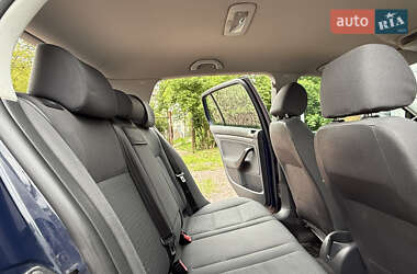 Хетчбек Volkswagen Golf 2004 в 